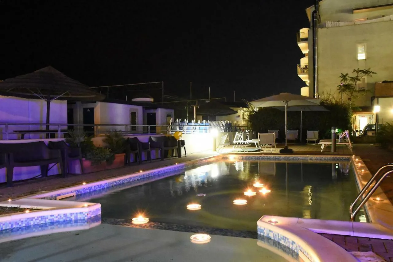 Residence Moderno Lido Di Savio Aparthotel