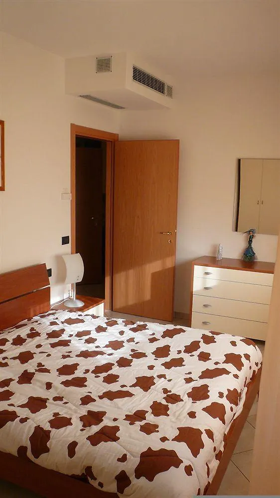 Residence Moderno Lido Di Savio 2*,